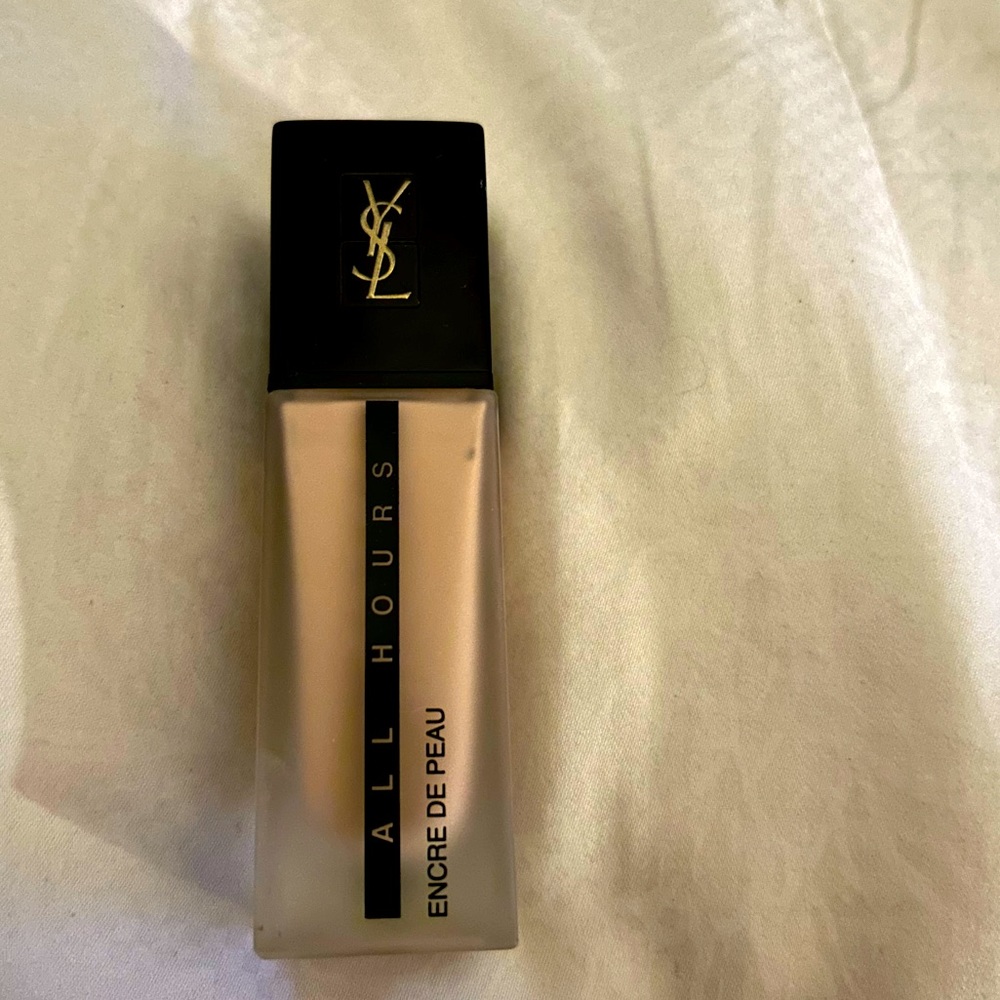YSL All Hours Foundation